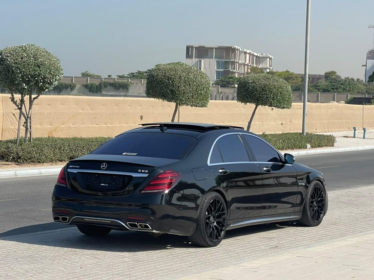 مرسيدس بنز S 63 AMG ستاندارد
