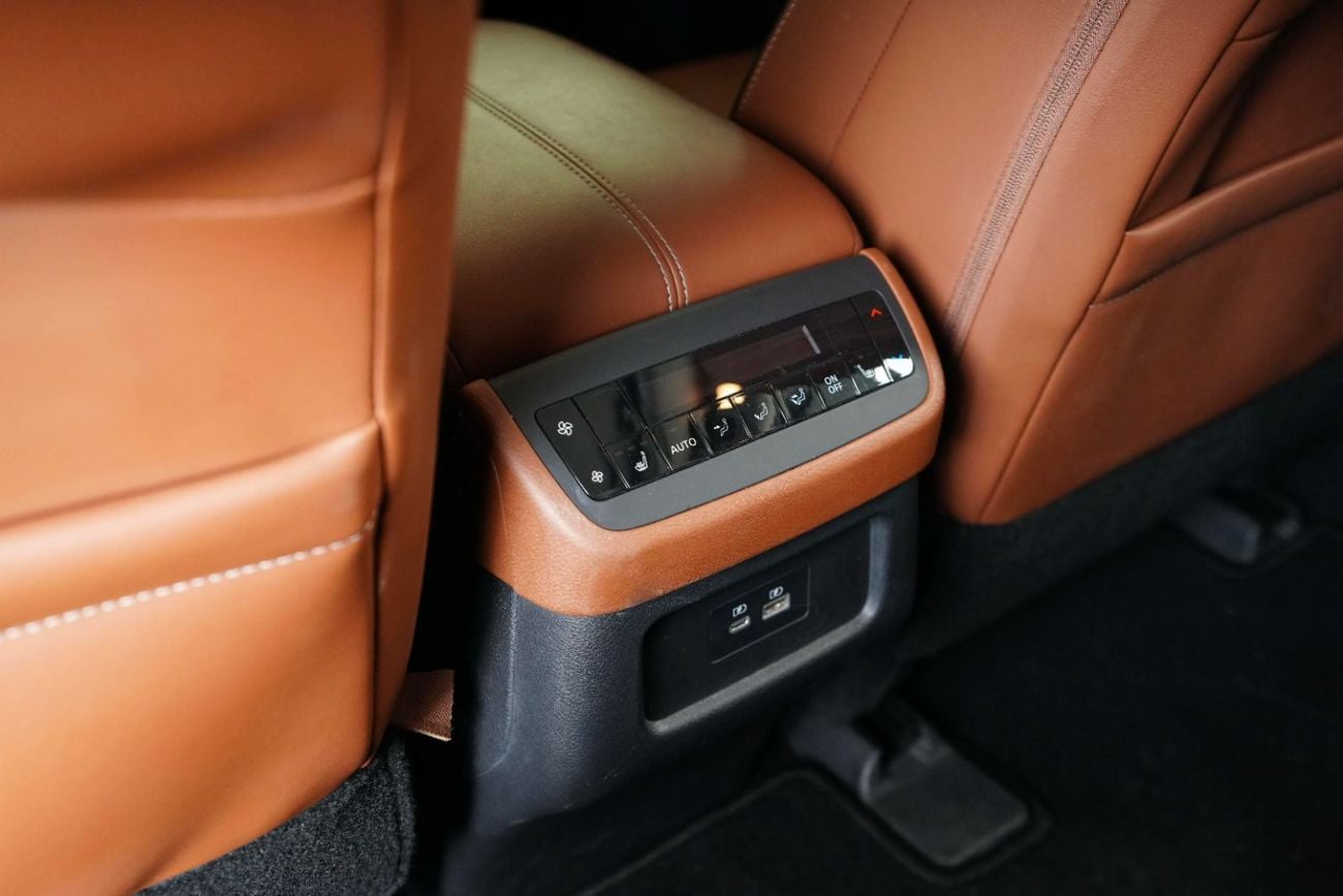 Nissan Pathfinder SL 4WD-GCC-7 Seats-AW Rostamani Warrant Until 2029-Service Contract Until 2028