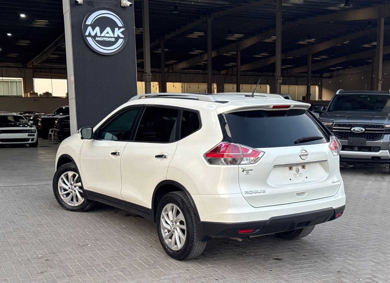 Nissan Rogue SL / V4 2.5L / PANORAMIC SUNROOF / AWD / 360 CAMERA / REAR AC