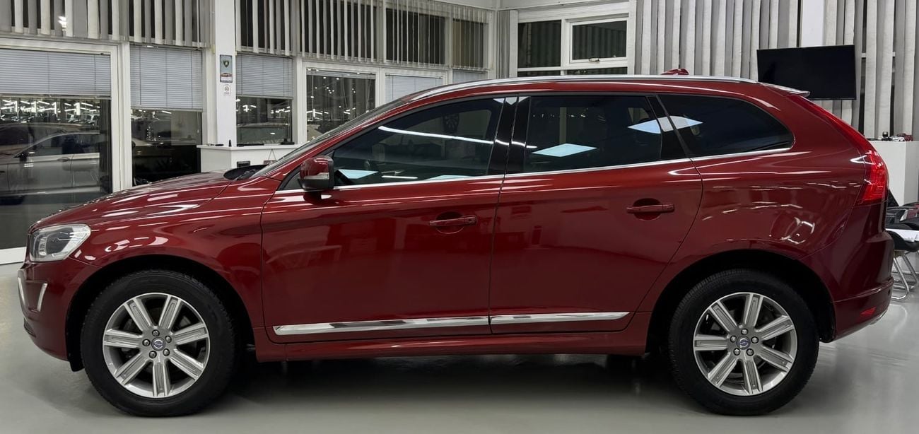 فولفو XC 60 MOMENTUM