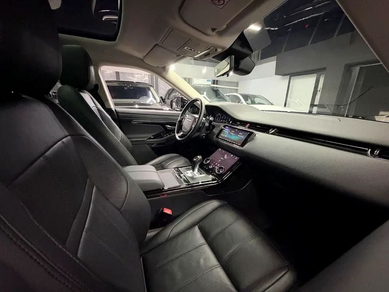 Land Rover Range Rover Evoque R-DYNAMIC HSE P300