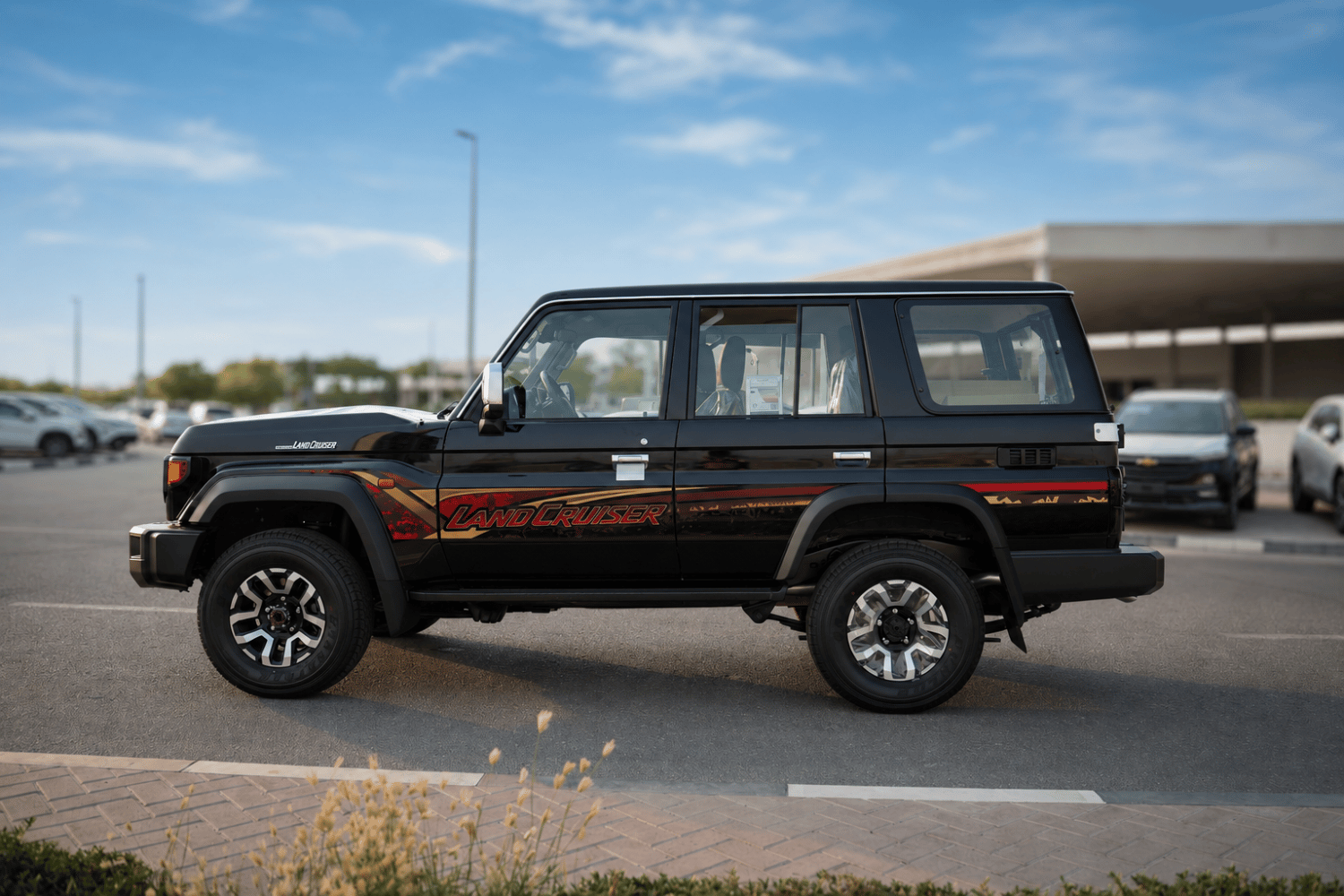 Toyota Land Cruiser 70 photo 3