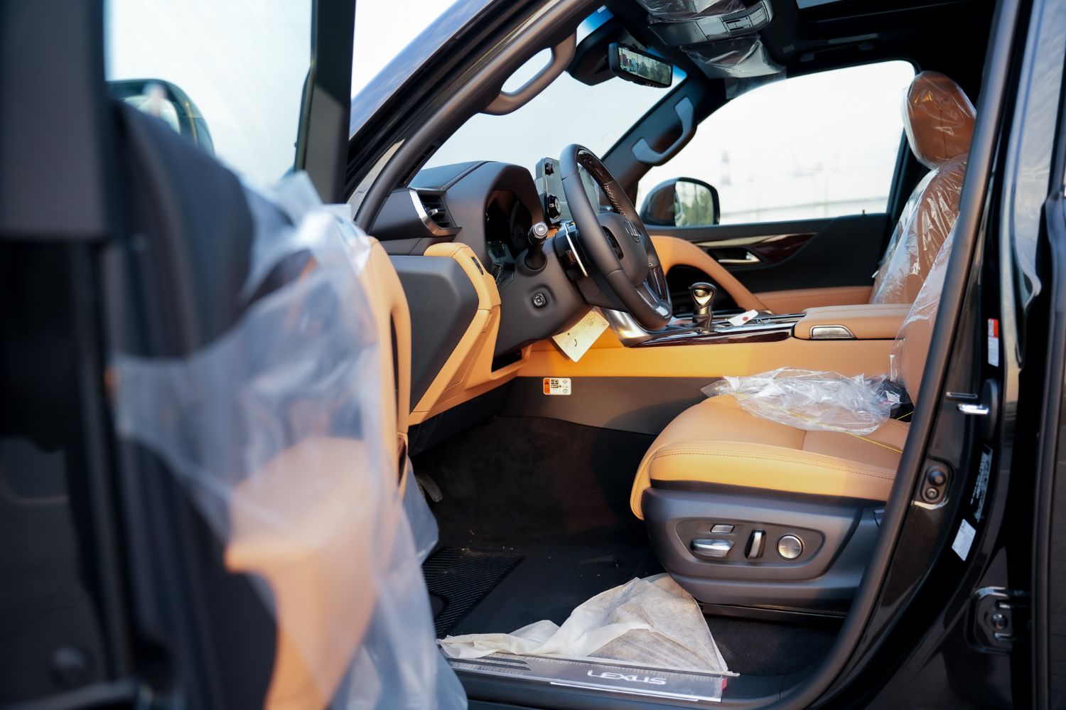 Lexus LX600 photo 25