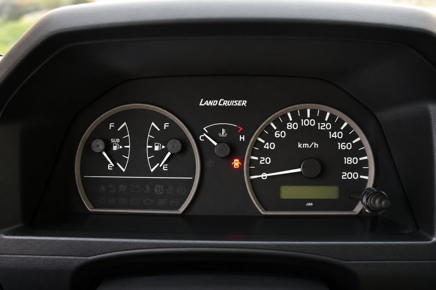 Toyota Land Cruiser 70 photo 25