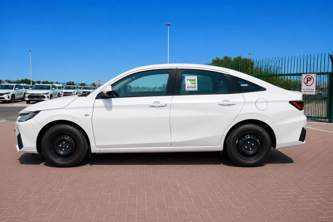 Toyota Yaris photo 2
