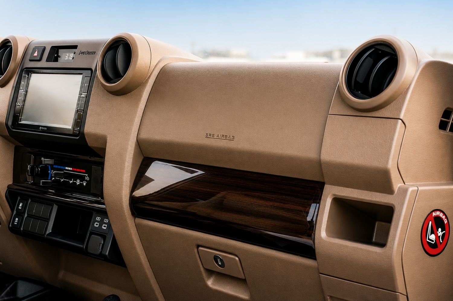 Toyota Land Cruiser 70 photo 16