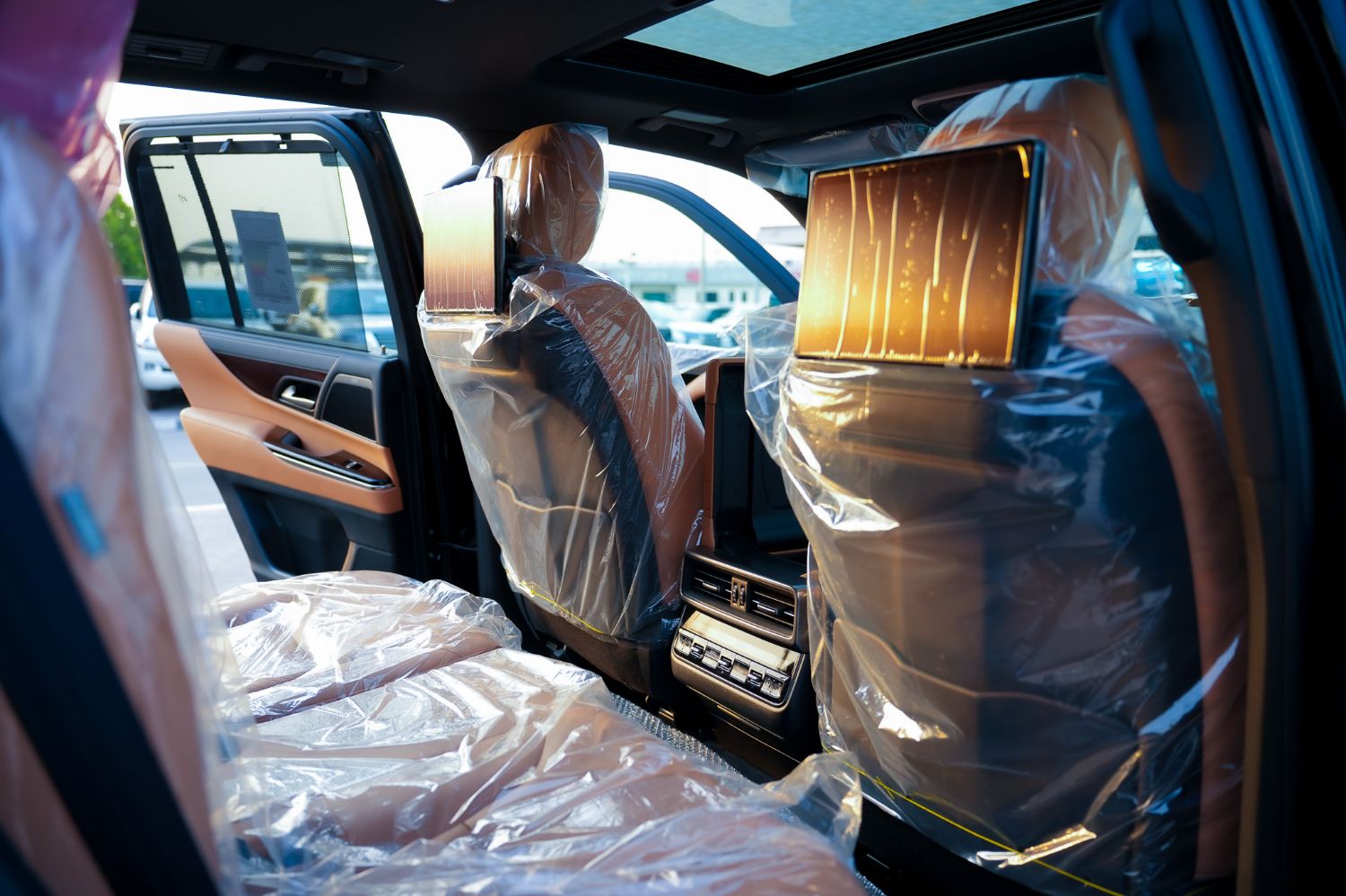 Lexus LX600 photo 15