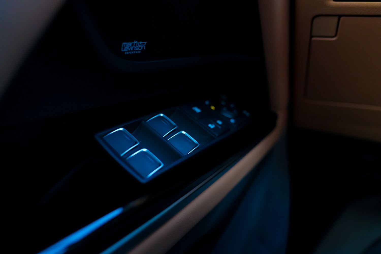 Lexus LX600 photo 16