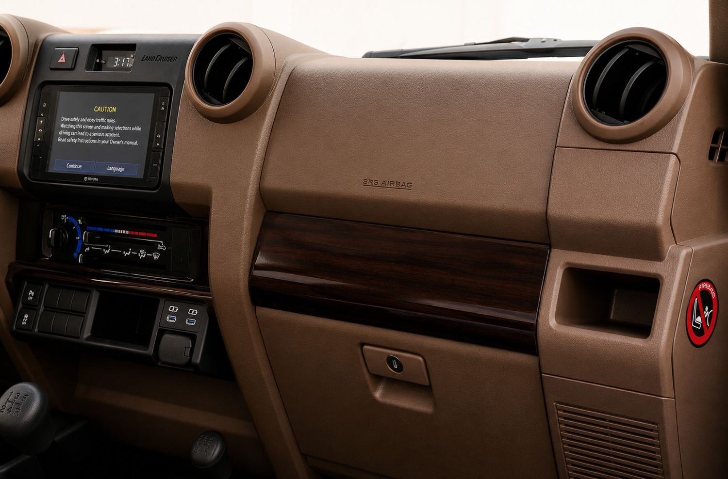 Toyota Land Cruiser 70 photo 14