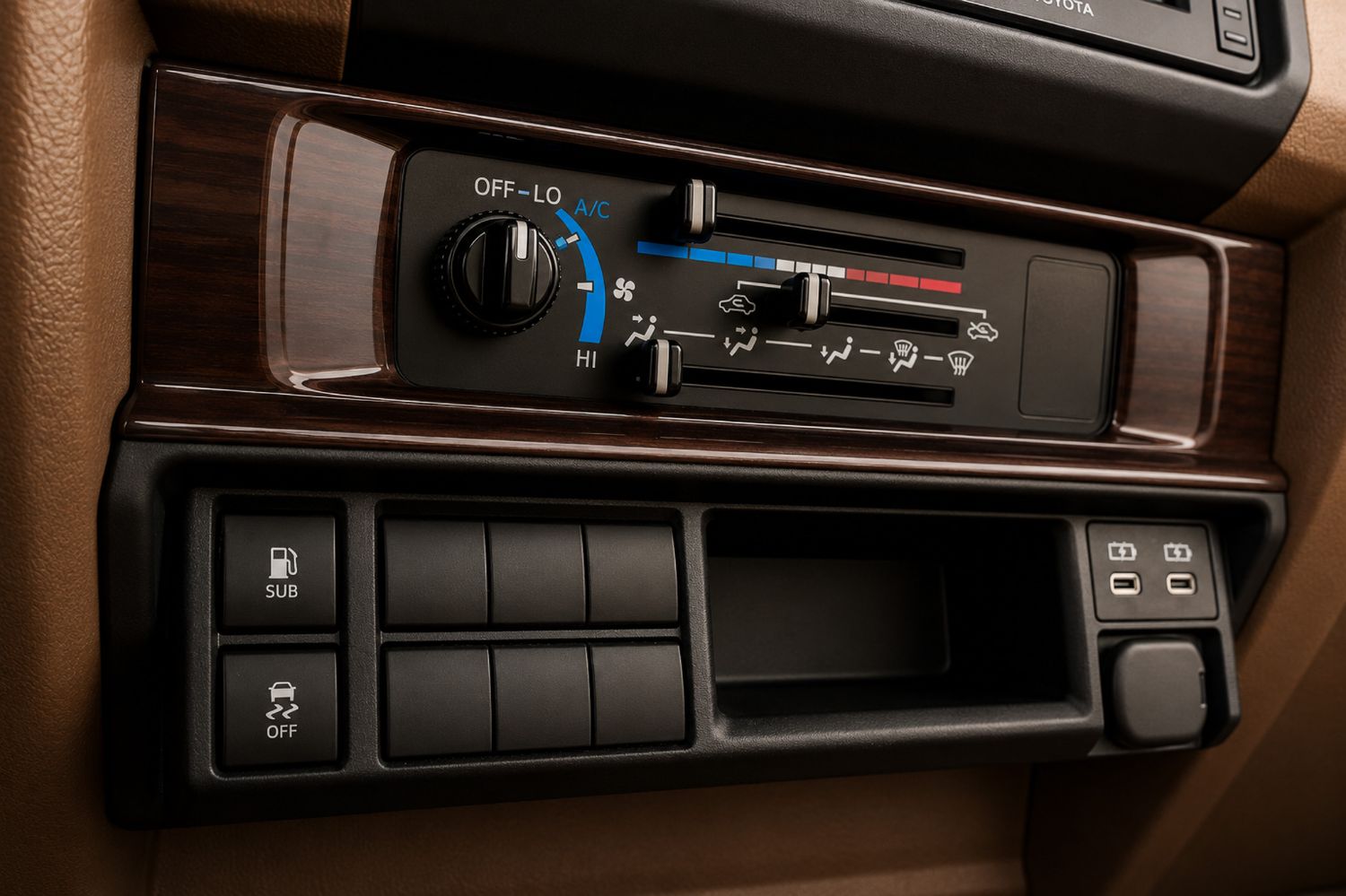 Toyota Land Cruiser 70 photo 13