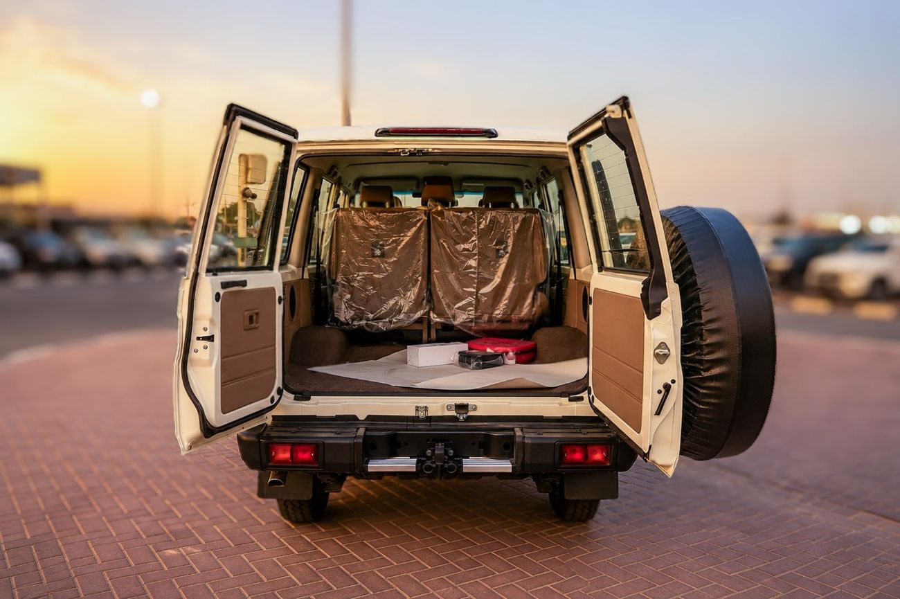 Toyota Land Cruiser Pickup 70 photo 8