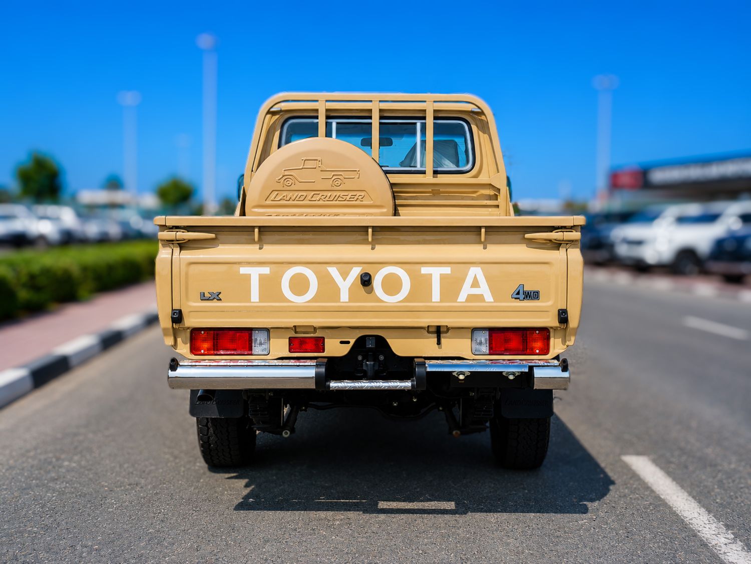 Toyota Land Cruiser 70 photo 6