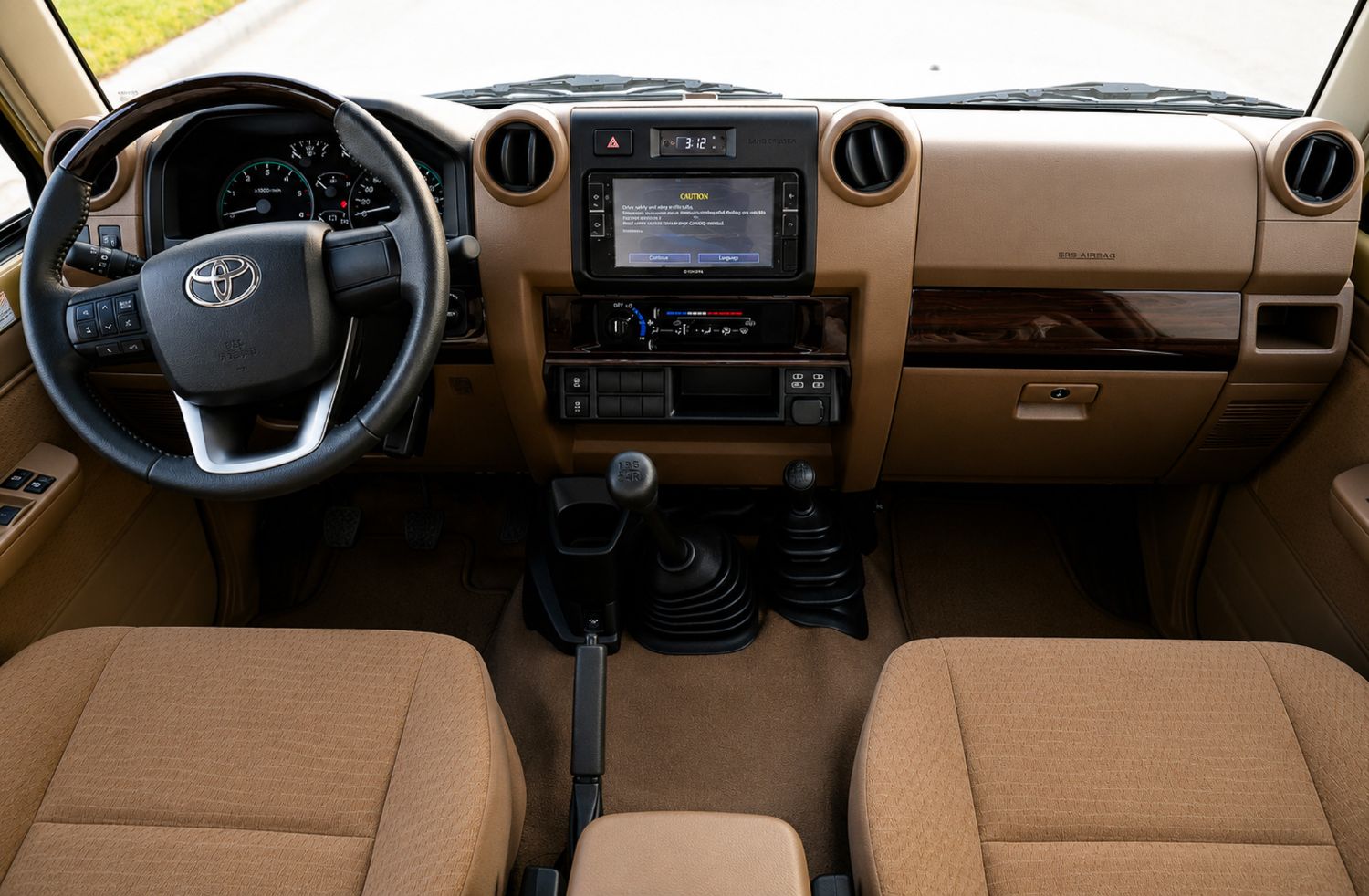 Toyota Land Cruiser 70 photo 9