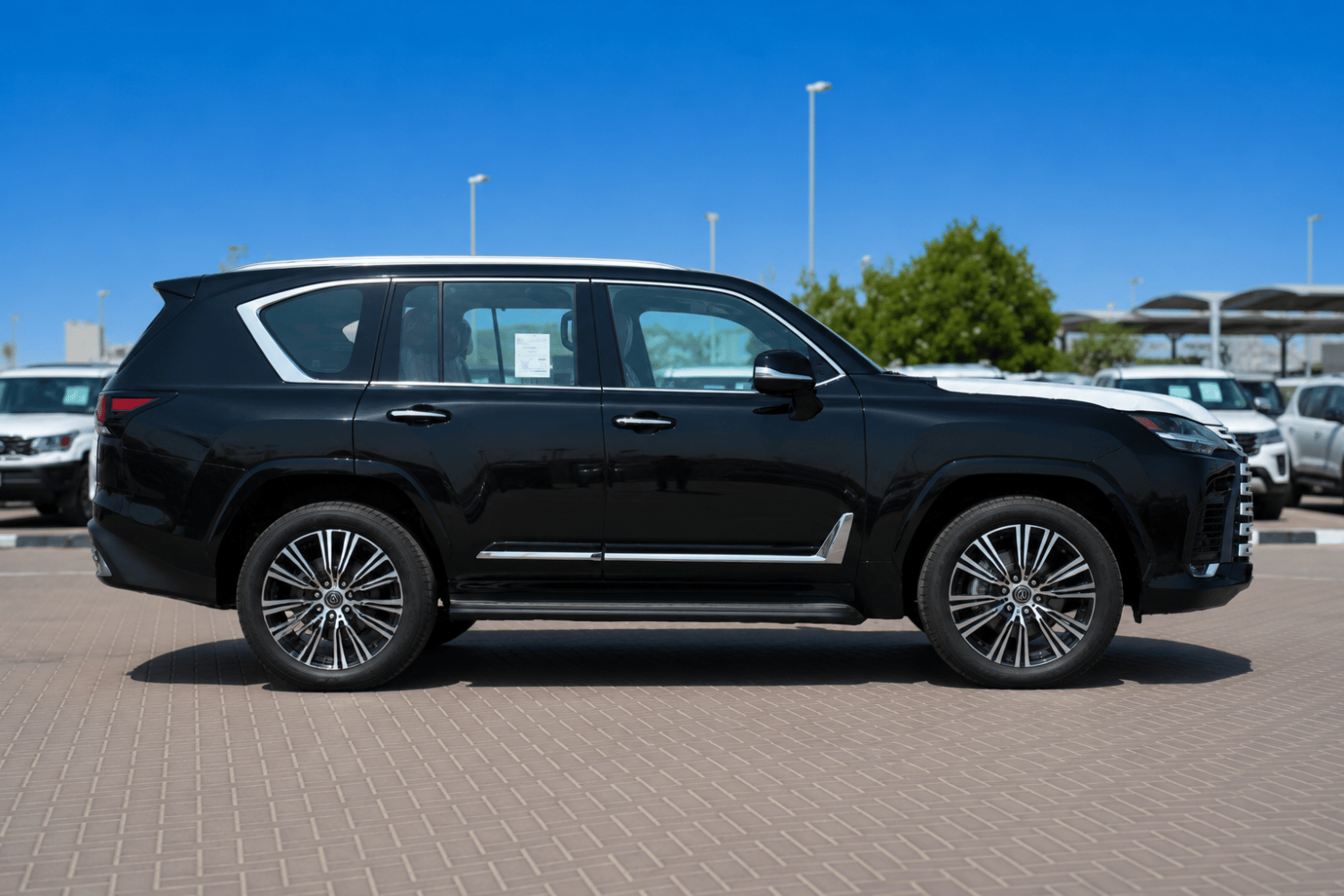 Lexus LX600 photo 8