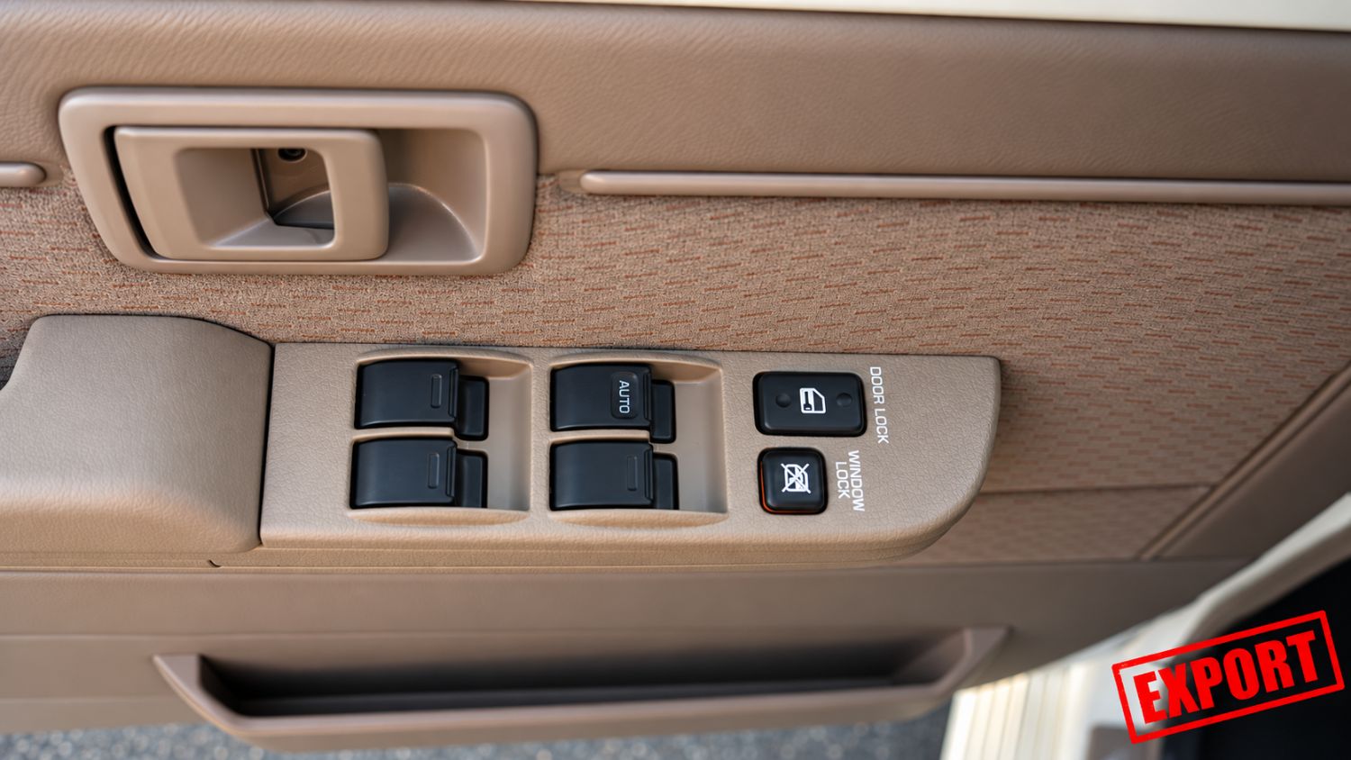 Toyota Land Cruiser 70 photo 21