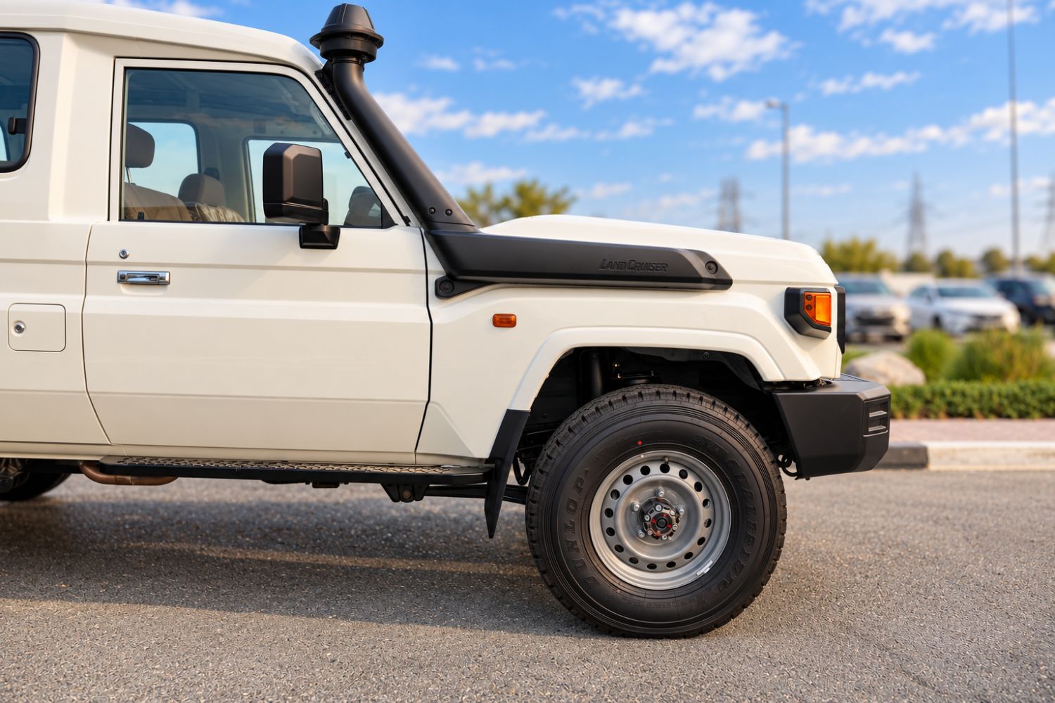 Toyota Land Cruiser 70 photo 16