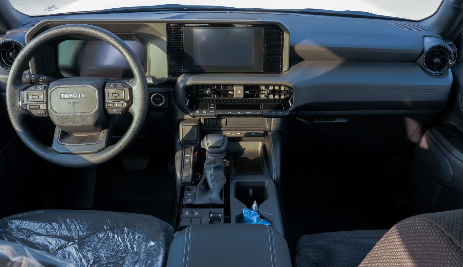 Toyota Land Cruiser photo 11
