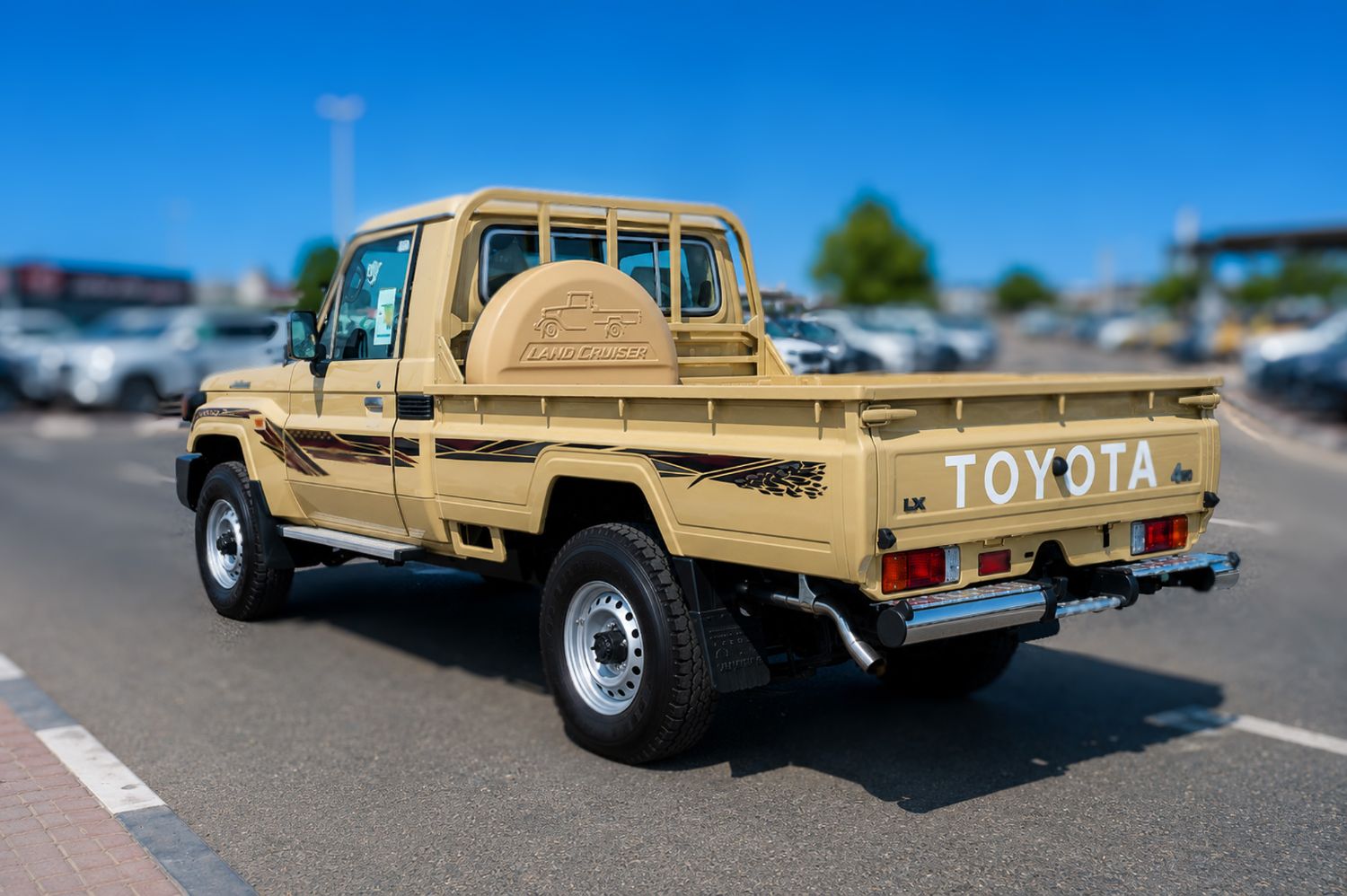 Toyota Land Cruiser 70 photo 5