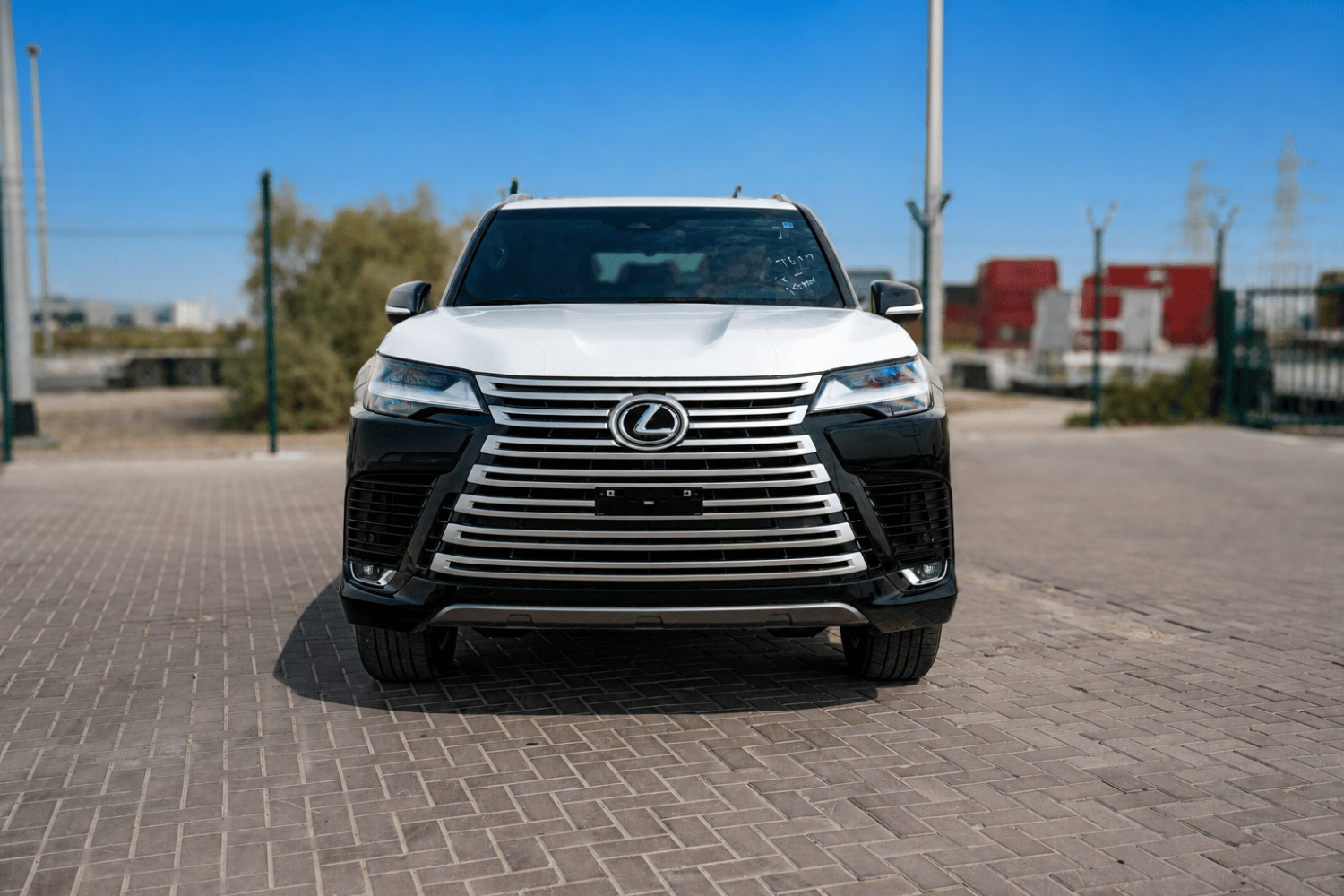 Lexus LX600 photo 3