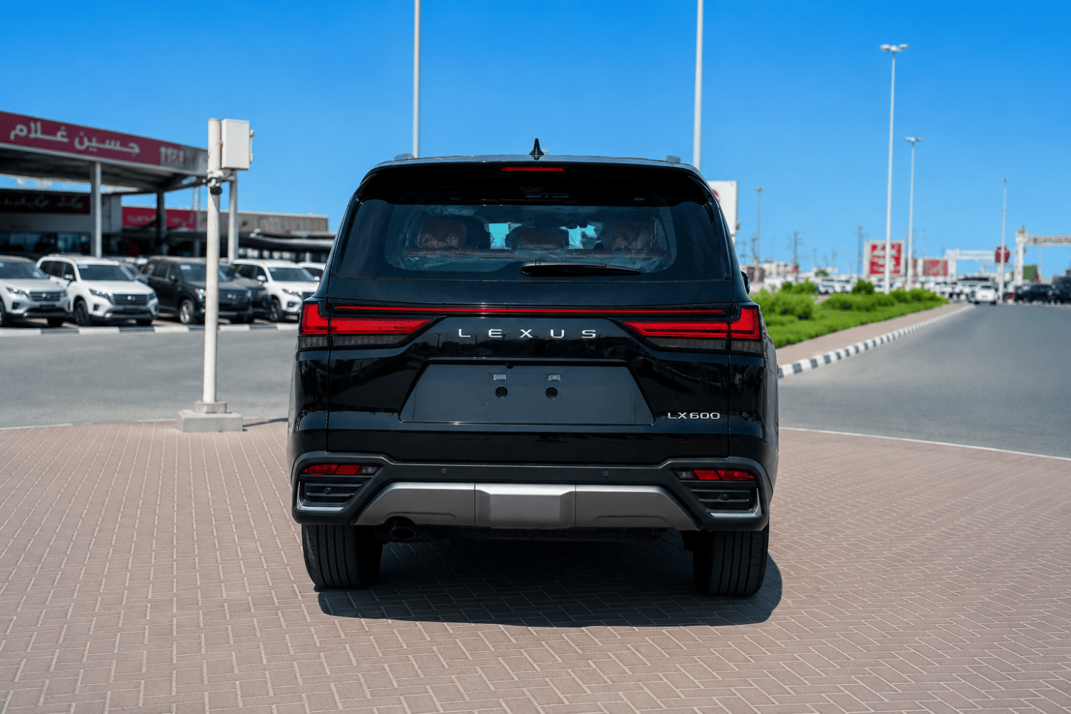 Lexus LX600 photo 6
