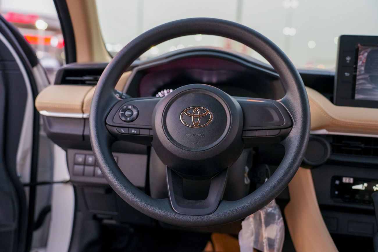 Toyota Yaris photo 8