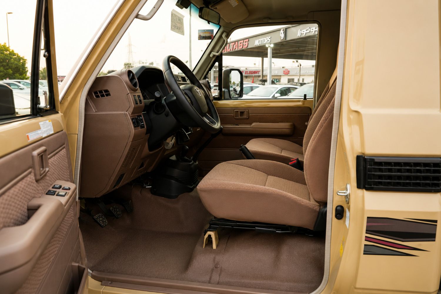Toyota Land Cruiser 70 photo 19