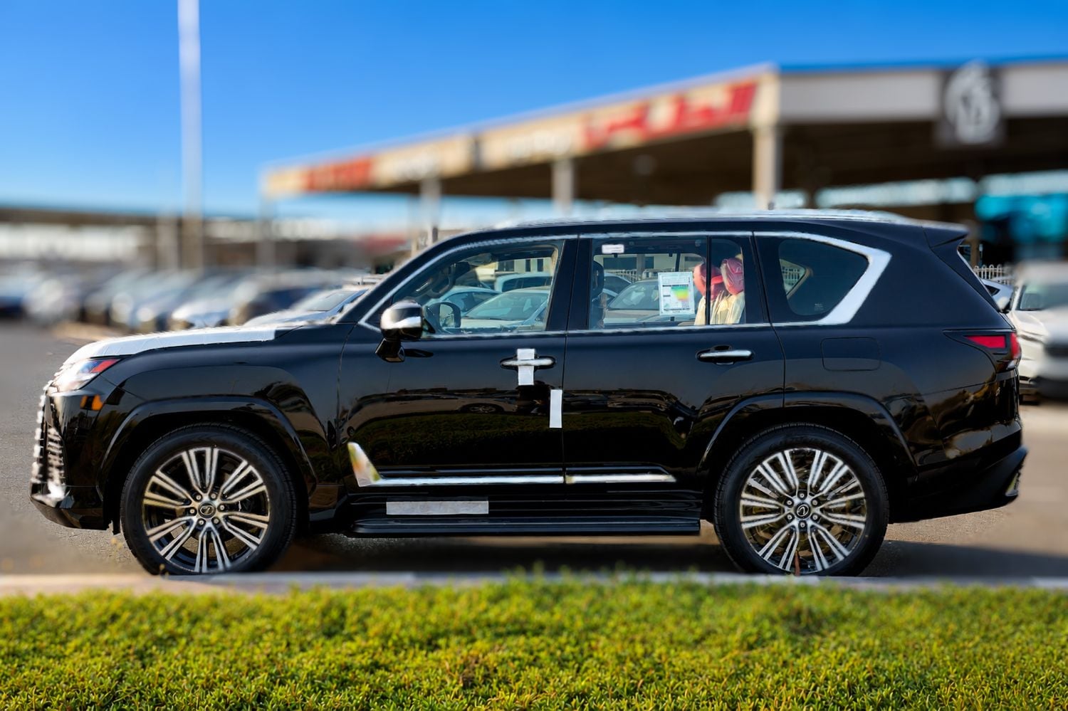Lexus LX700h photo 4