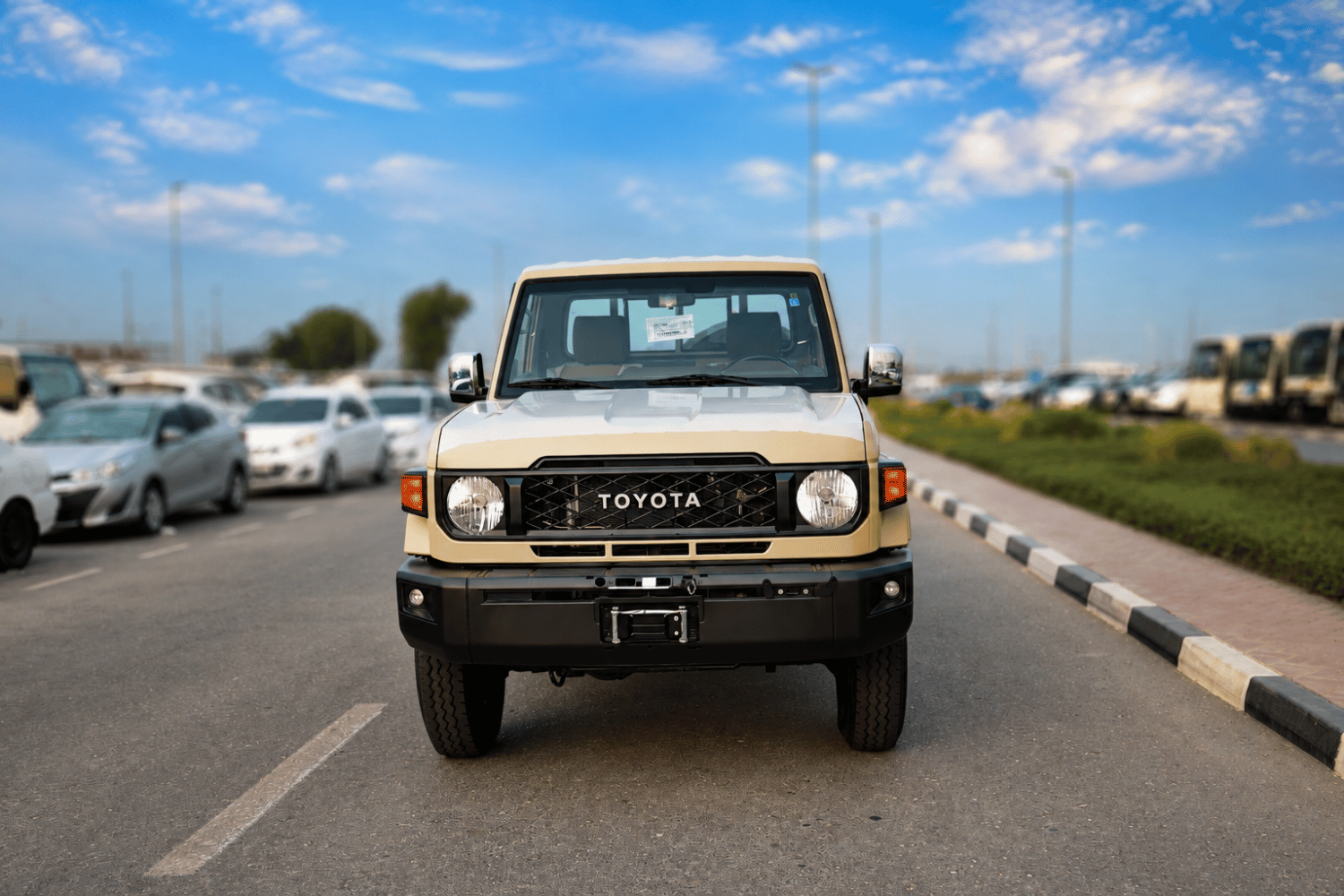 Toyota Land Cruiser Pickup 70 photo 2