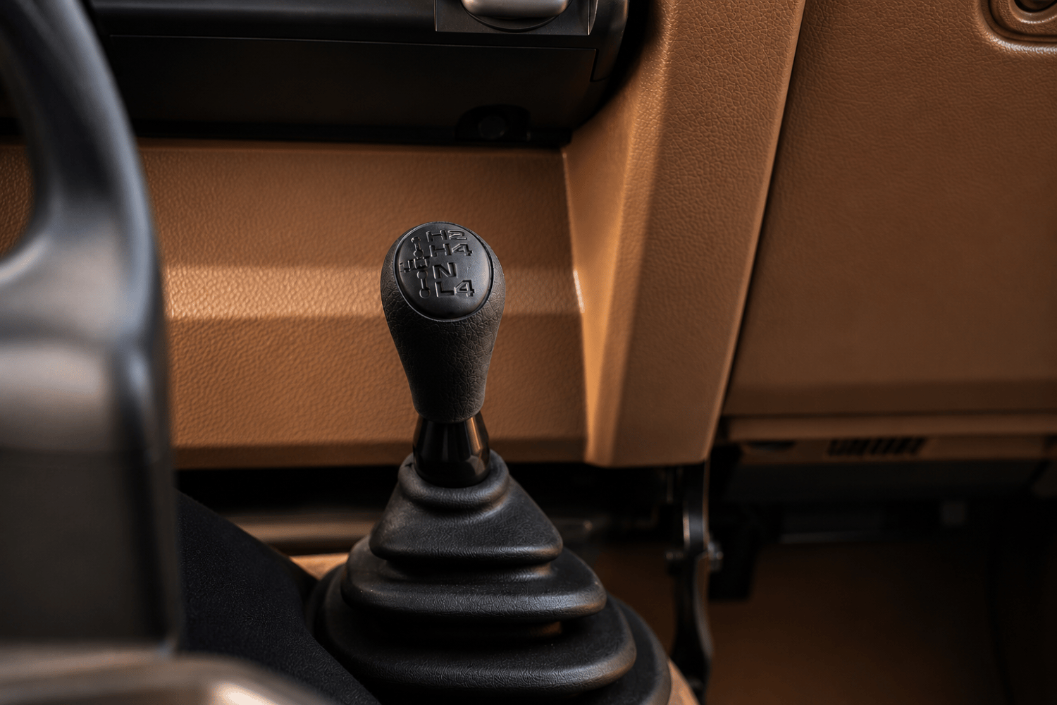 Toyota Land Cruiser 70 photo 12