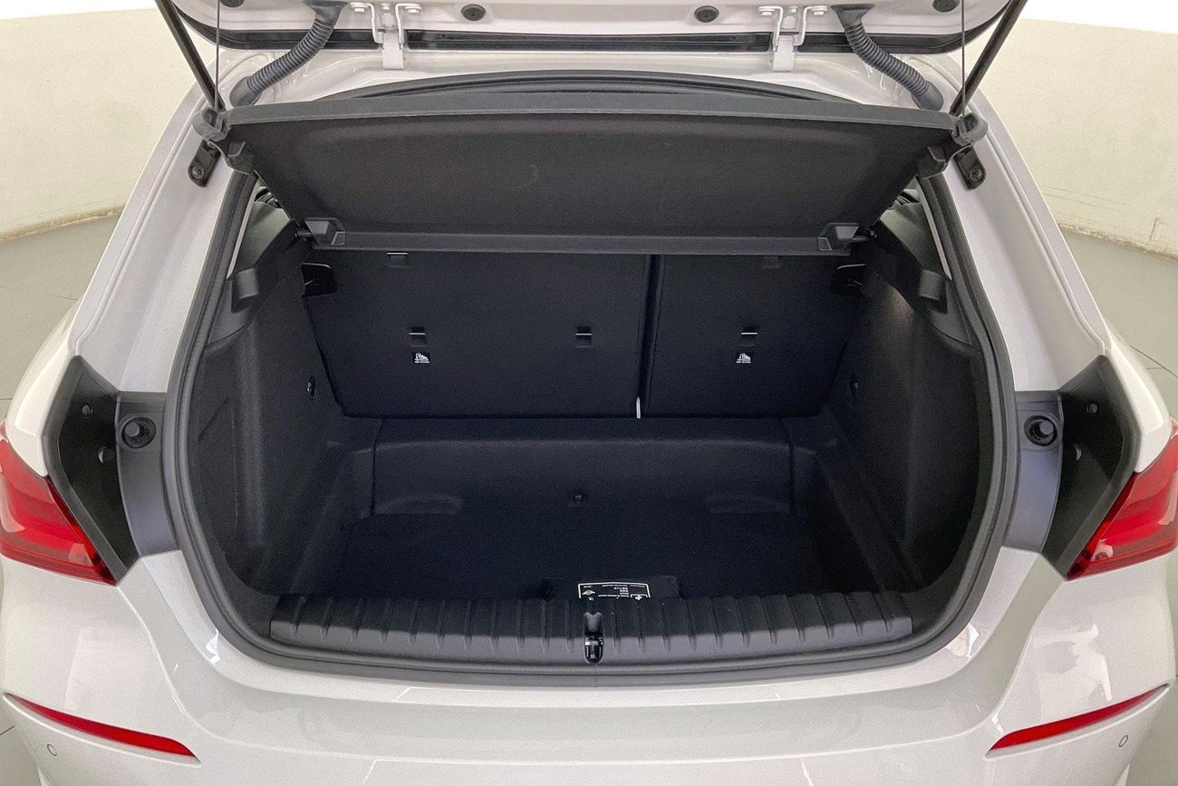 بي أم دبليو 120i Joy Edition | عرض العيد الحصري | خالية من أضرار الفيضانات