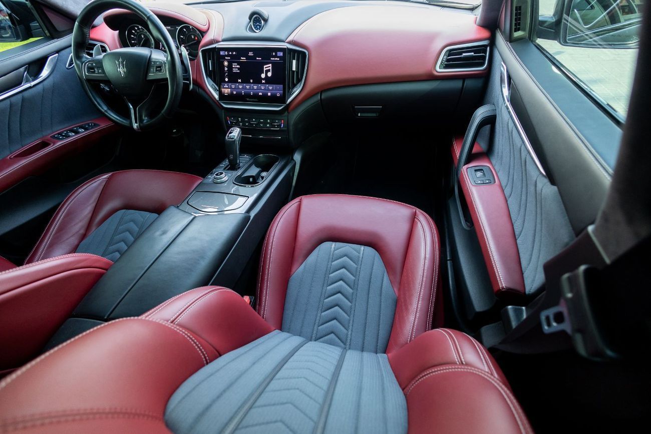 مازيراتي جيبلي GranLusso 3.0L