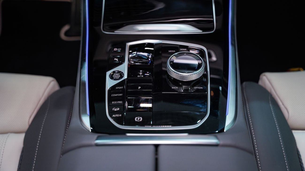 بي أم دبليو X5 M60i LUXURY
