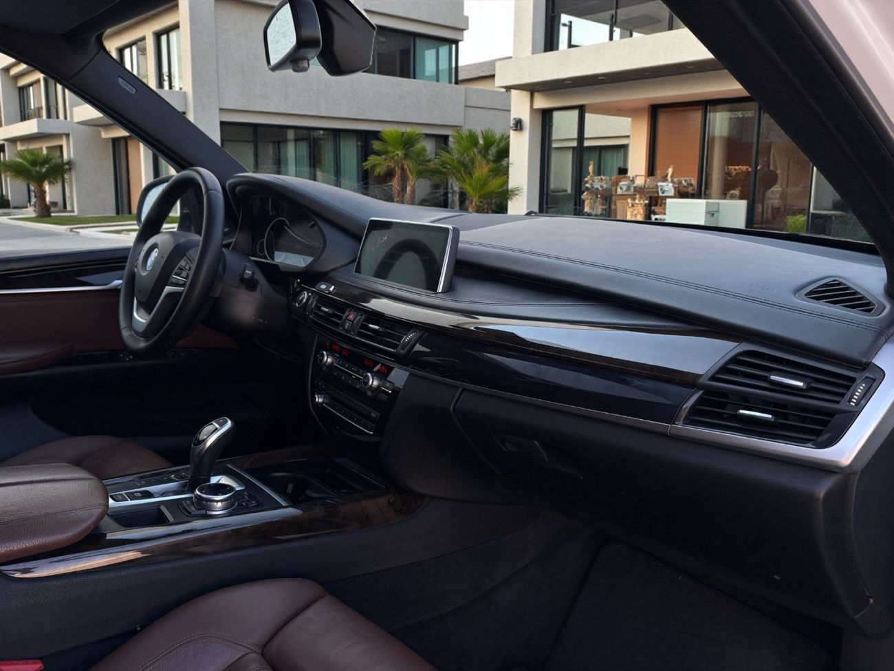 BMW X5 50i Exclusive 4.4L (5 Seater) | 2015 | GCC SPECS | Full Option