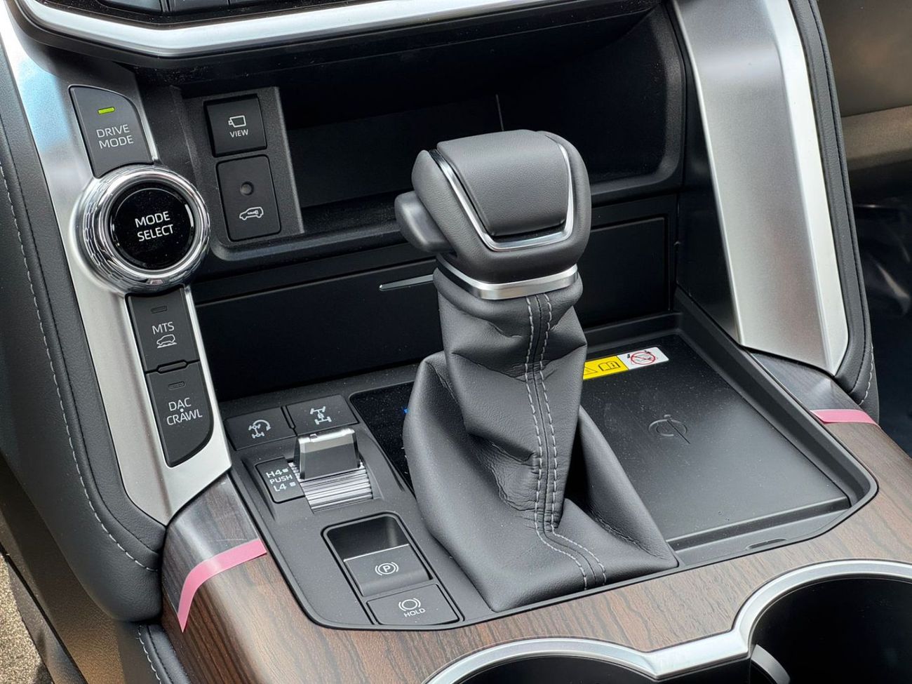 Toyota Land Cruiser 2025 Toyota Land Cruiser VX 3.5L TT, Black/Black, GCC Spec