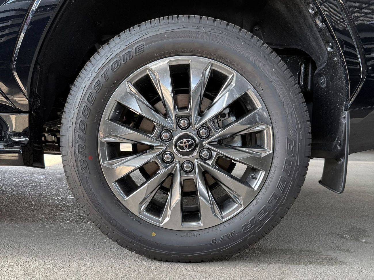 Toyota Land Cruiser HYBRID VX 3.5 TWINTURBO RADAR **EXPORT ONLY**التصدير فقط خارج الخليج***