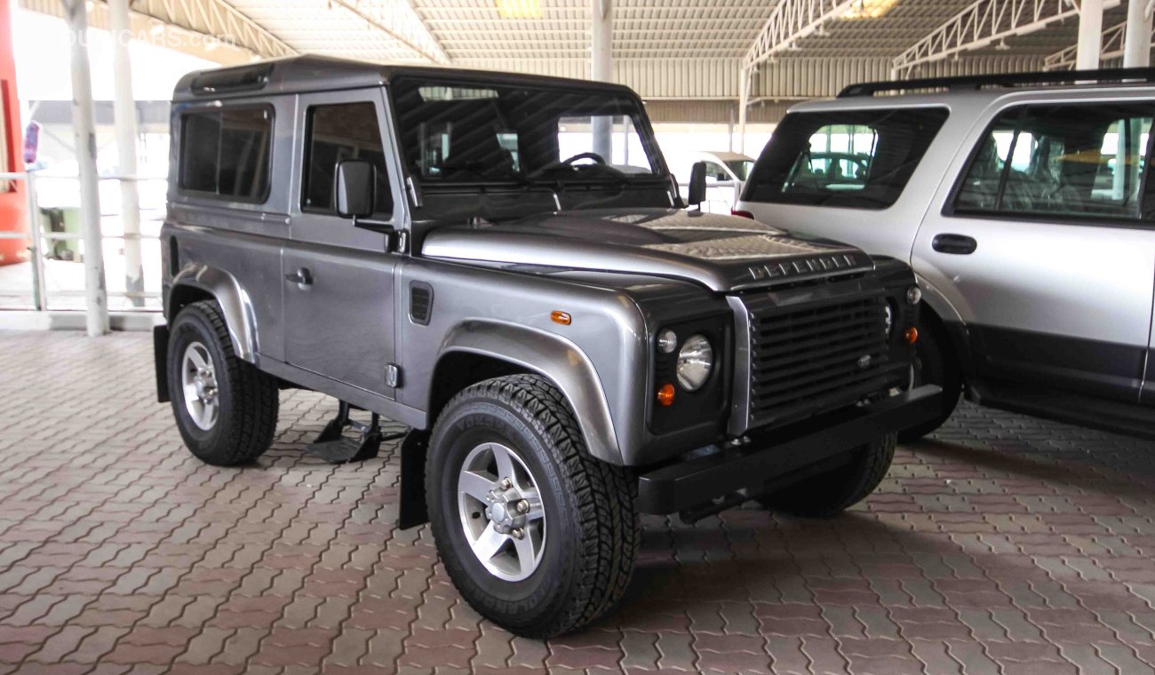 Land Rover Defender