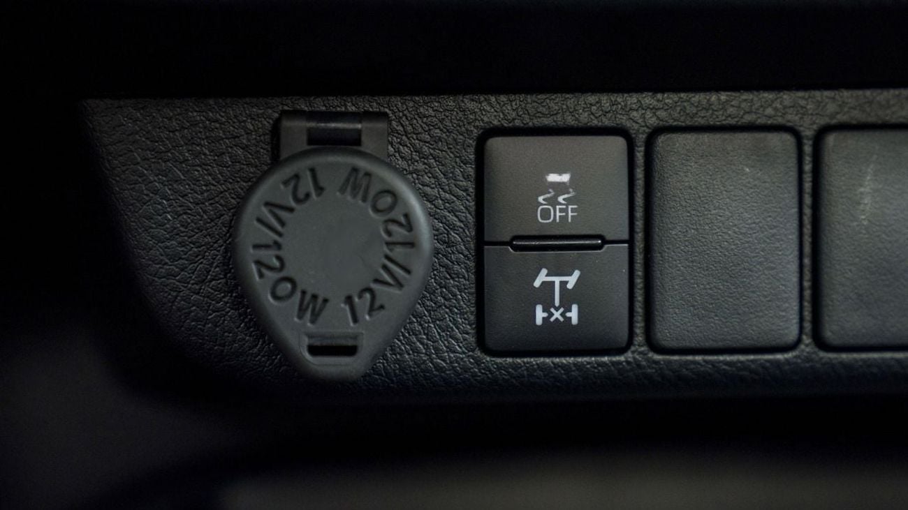 تويوتا هيلوكس 2025 Toyota Hilux 2.4 Double Cab Diesel AT 4x4