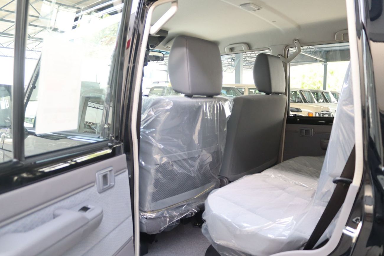 Toyota Land Cruiser 70 GRJ76 4.0 V6 PETROL M/T 40th ANNIVERSARY **EXPORT ONLY**التصدير فقط خارج الخليج***