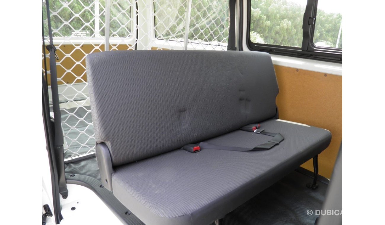 Toyota Hiace 2014 5 seat ref #671