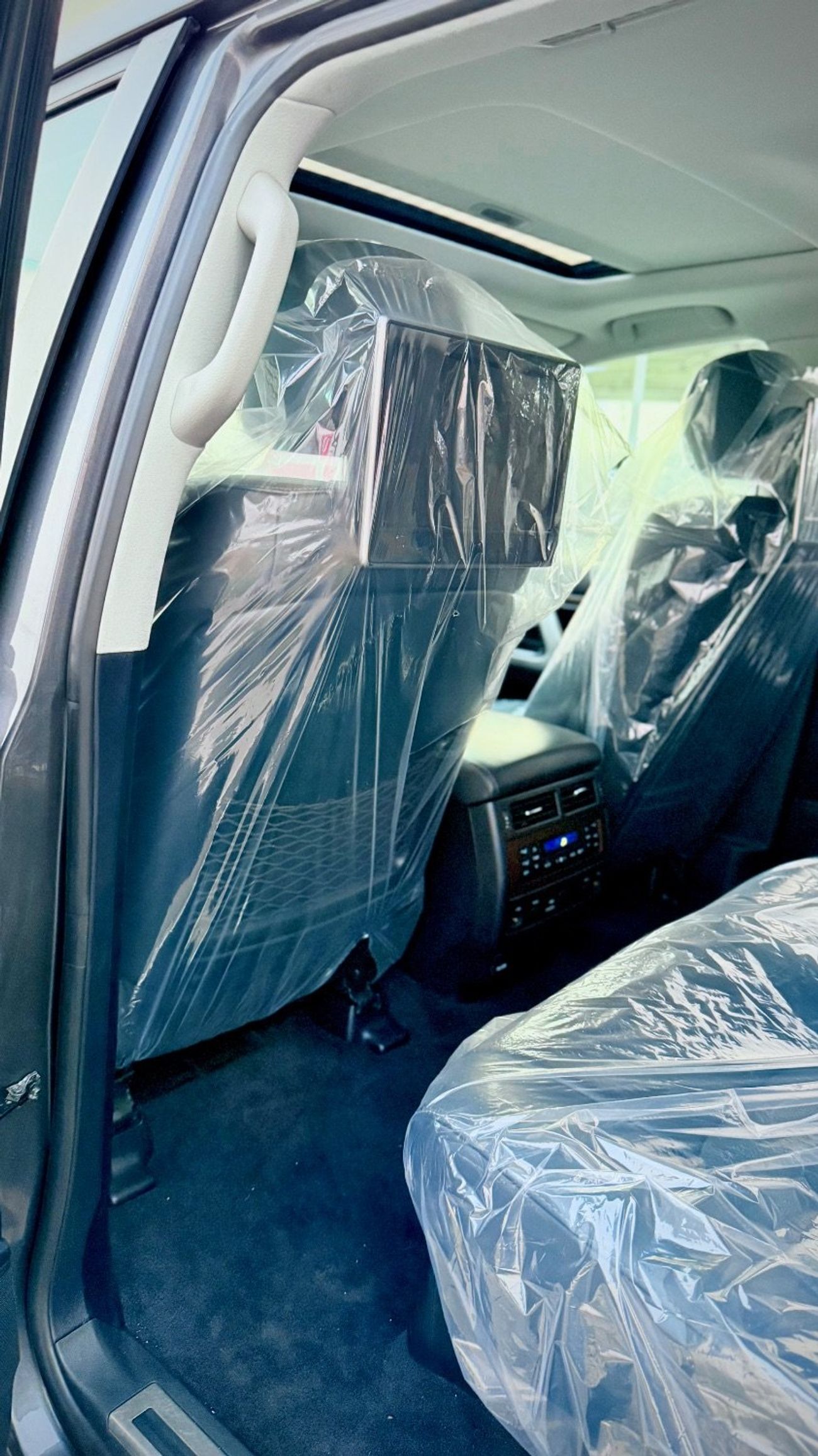 تويوتا لاند كروزر 2017 LHD VXR V8 Full Option Very Clean And Perfect Condition