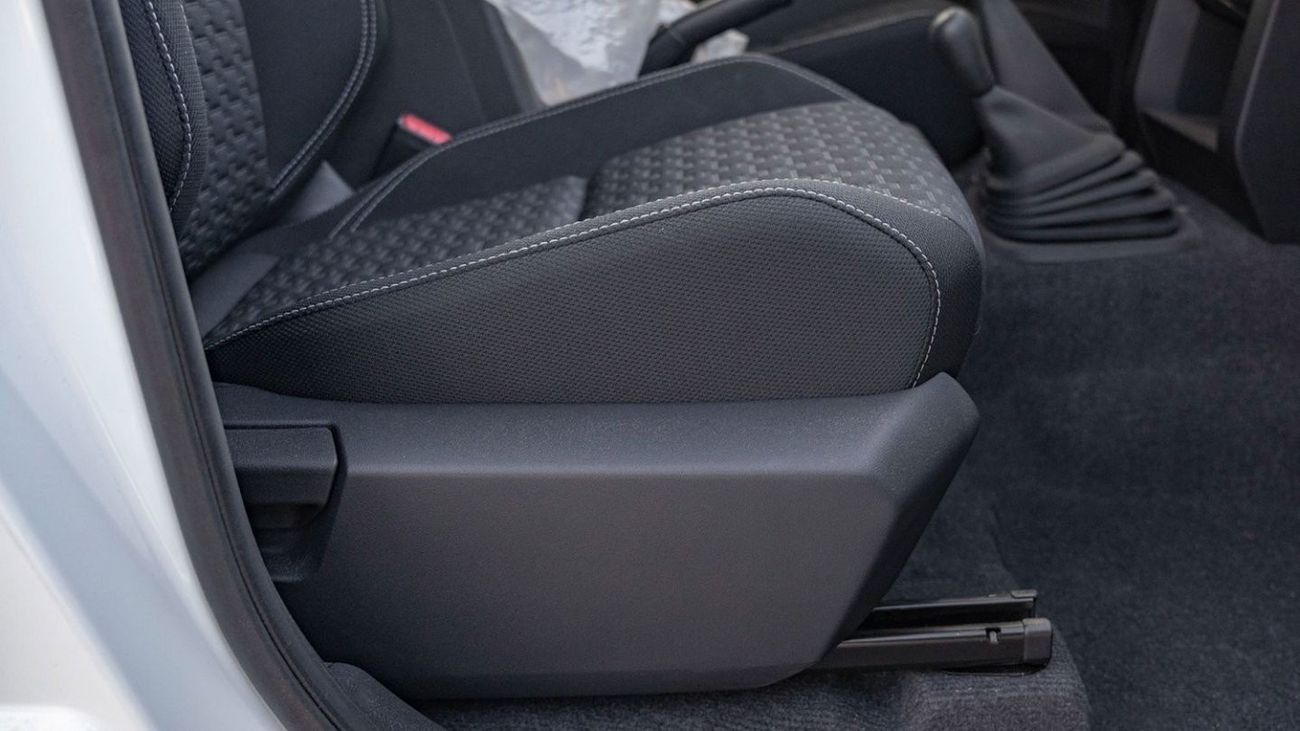 Mitsubishi L200 MITSHUBISHI L200 2.4L PETROL 2024 MODEL YEAR MANUAL TRANSMISSION