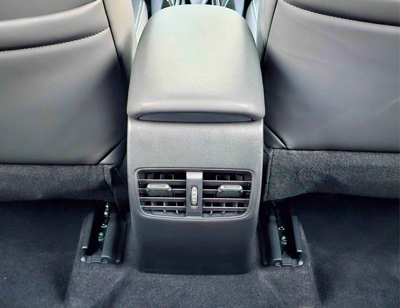 Toyota Corolla Cross ELITE HYBRID/ 2.0L V4 /FULL OPTION/ FRONT&REAR CAMERA, DRIVER POWER SEAT / CODE#CRCHCF