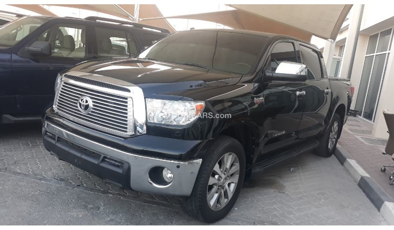 Toyota Tundra 2011 American specs Double 4x4 Full options Sunroof DVD camera Leather interiors