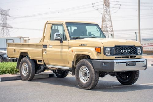 تويوتا لاند كروزر بيك آب Std 4.0L Single Cab Utility 4WD