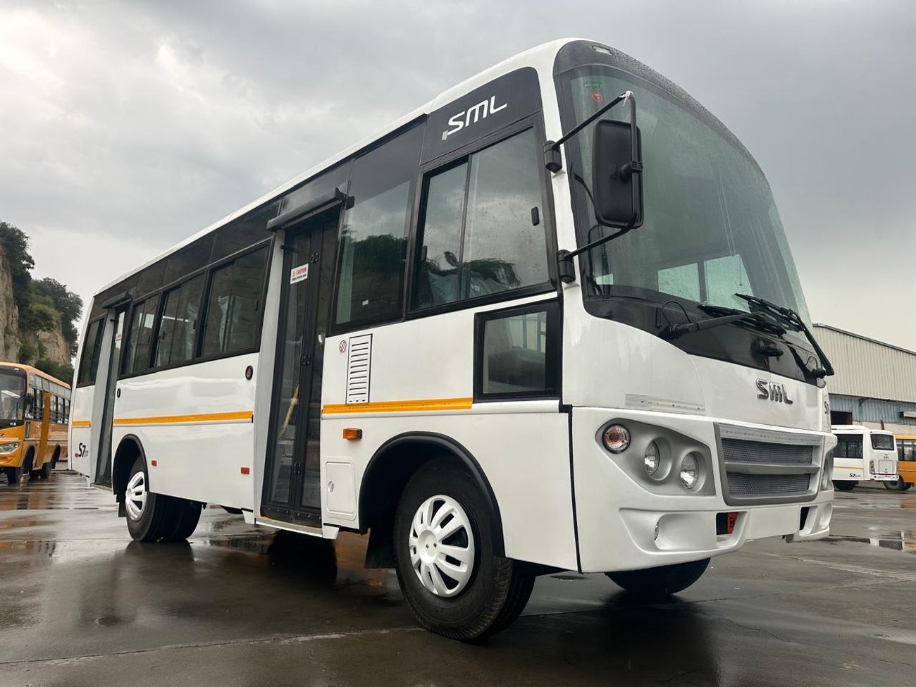 إس إم إل إيسوزو S7 بس SML-Isuzu S7 Bus 3455cc 33 SEATER Double Door AC Diesel MT