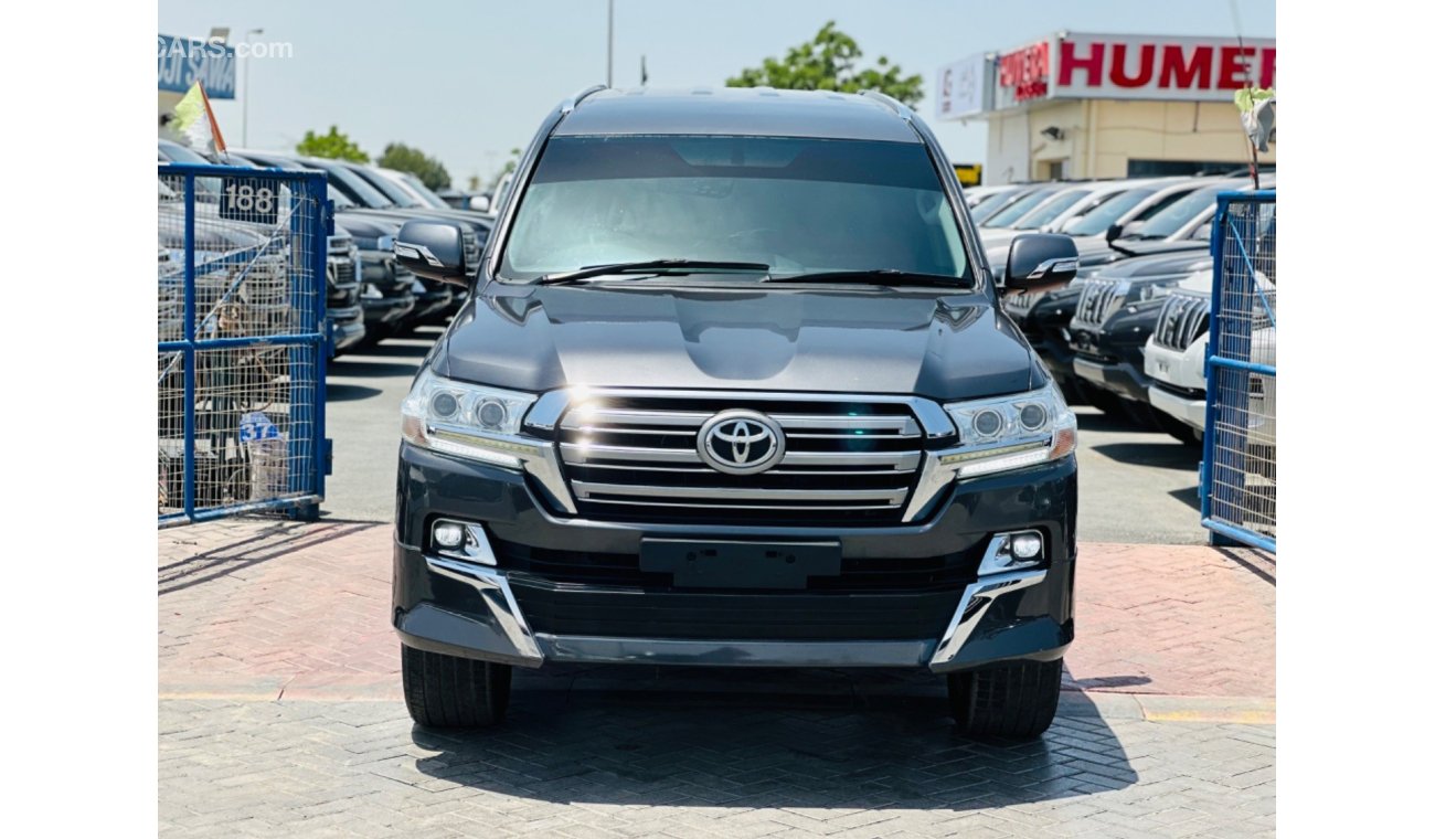 تويوتا لاند كروزر Toyota Landcruiser RHD Petrol  engine model 2008 grey color car very clean and good condition