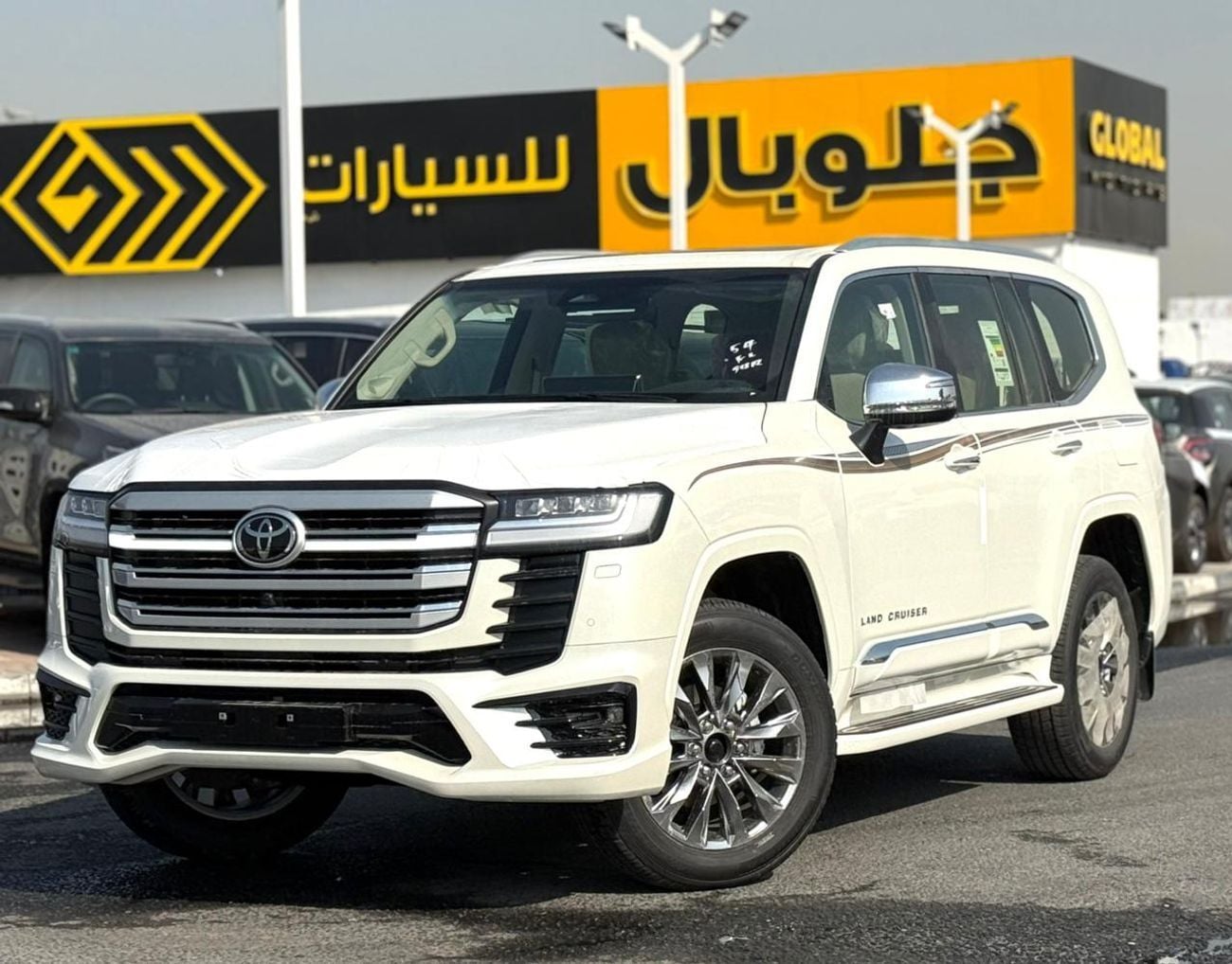 Toyota Land Cruiser VXR 4.0L V6 White 2026 GCC Omani