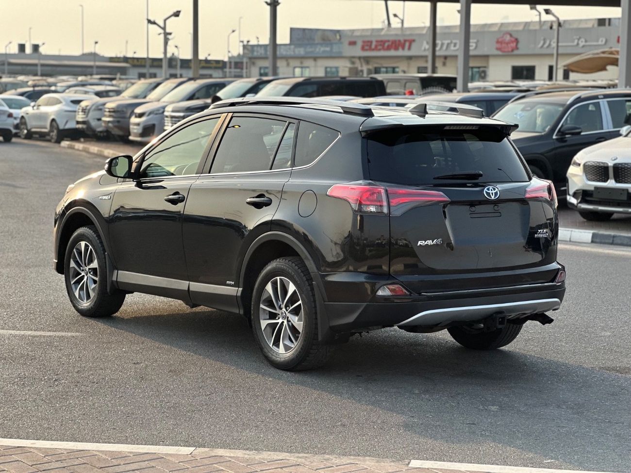 Toyota RAV4 Hybrid XLE 2.5L