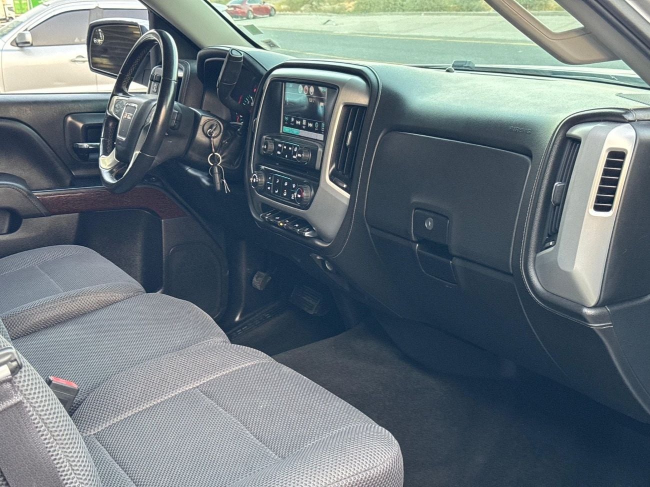GMC Sierra 1500 REG/CAB SLE Z71 V8 5.3L/ LOW MILEAGE /RADAR / GEAR COLOR / REMOTE START / ROAD ASSIST