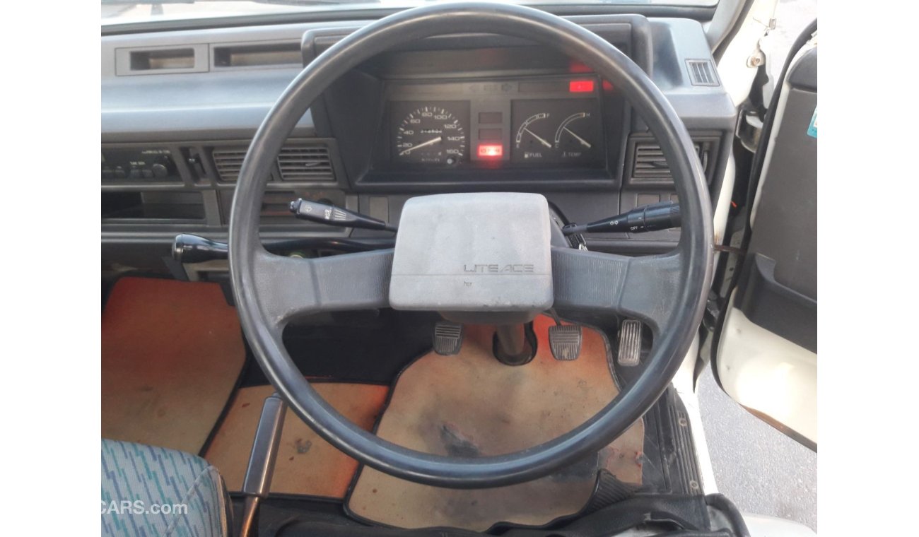 تويوتا لايت آيس TOYOTA LITEACE TRUCK RIGHT HAND DRIVE (PM1017)